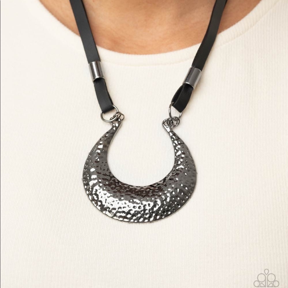 Majoring Moonstruck-Black